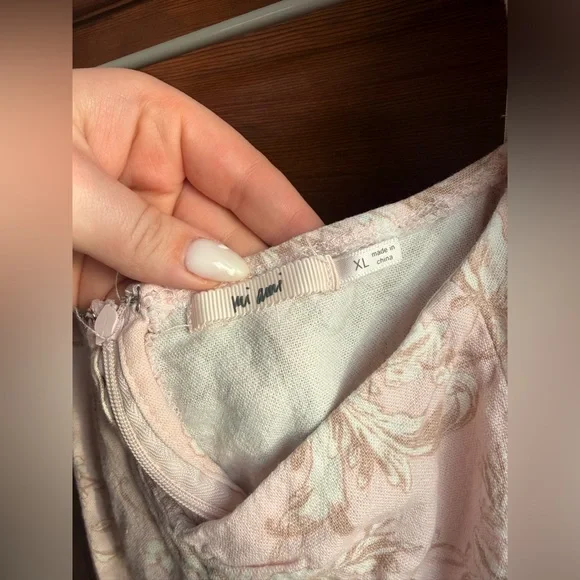 Francesca’s Mi Ami Pink Floral Smocked Sleeve Linen Mini Dress - Picture 3 of 7